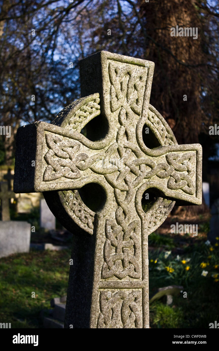 Sächsische Kreuz Grabstein im Friedhof Stockfoto