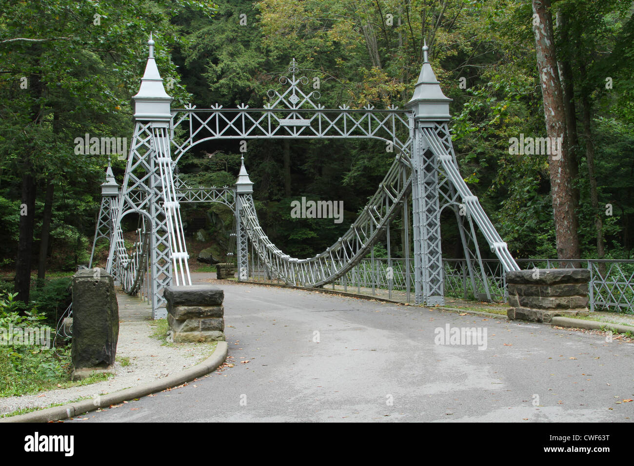 Alte Metall Brücke. Mill Creek Park, Youngstown, Ohio, USA. Ca. 1895. Stockfoto