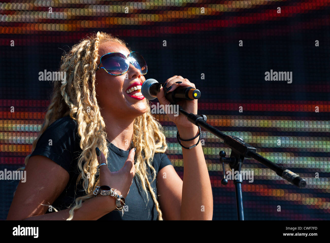 Caron Wheeler von der Gruppe Soul II Soul auf der Bühne die Rewind Festival Henley on Thames 2012 durchführen. PER0236 Stockfoto