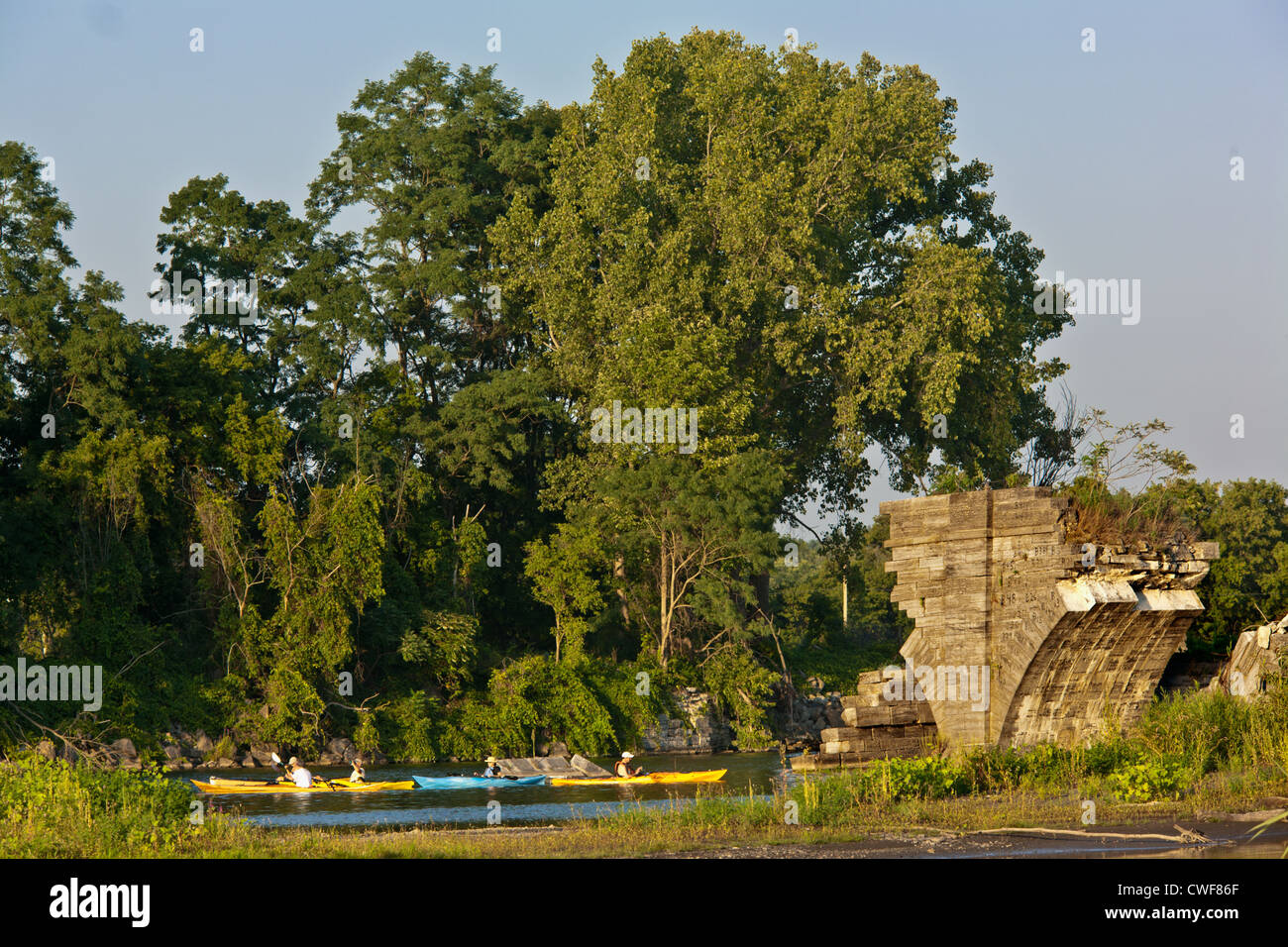 Kajaks am Schoharie Aquädukt auf den Erie-Kanal, Mohawk Valley, New York State Stockfoto