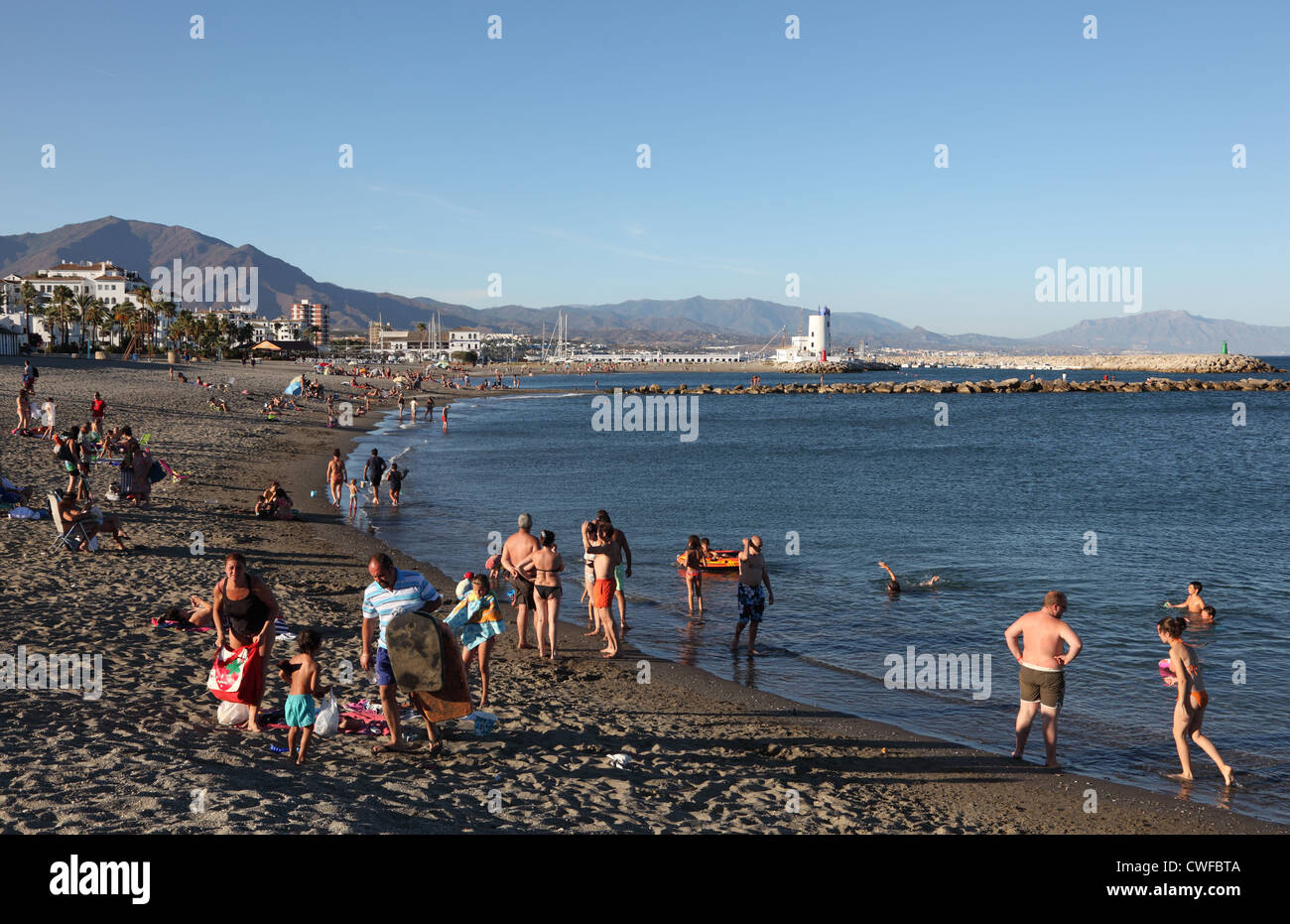 Strand von La Duquesa, Costa Del Sol, Andalusien Spanien Stockfoto
