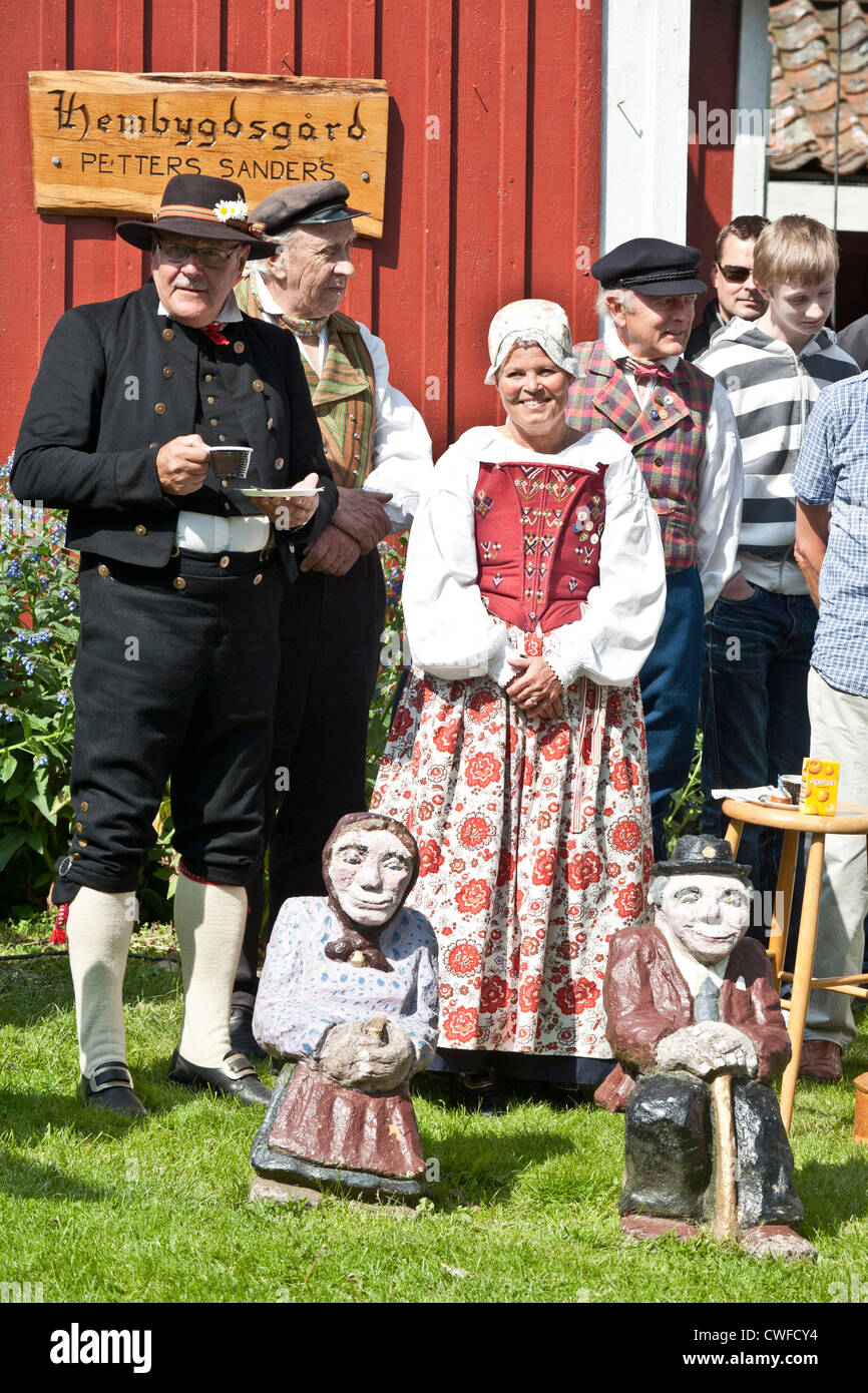 Gruppe der älteren Schweden gekleidet in traditionellen Kostümen. Gemeinde Öckerö, nördlichen Schären, Bohuslan, Göteborg, Schweden Stockfoto