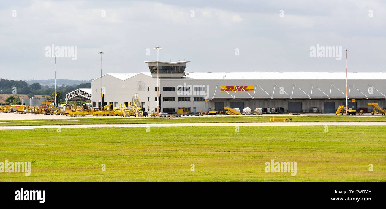 Dhl Cargo Terminal Depot Am East Midlands Flughafen England Uk Stockfotografie Alamy Dhl Cargo Terminal Depot Am East Midlands Flughafen England Uk Stockfotografie Alamy