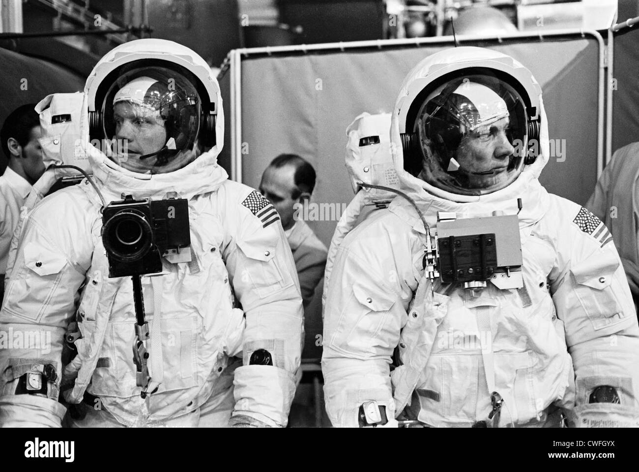NASA Astronaut Neil Armstrong und Buzz Aldrin vorbereiten für EVA Ausbildung 23. April 1969 an das Manned Spacecraft Center in Houston, TX. Stockfoto