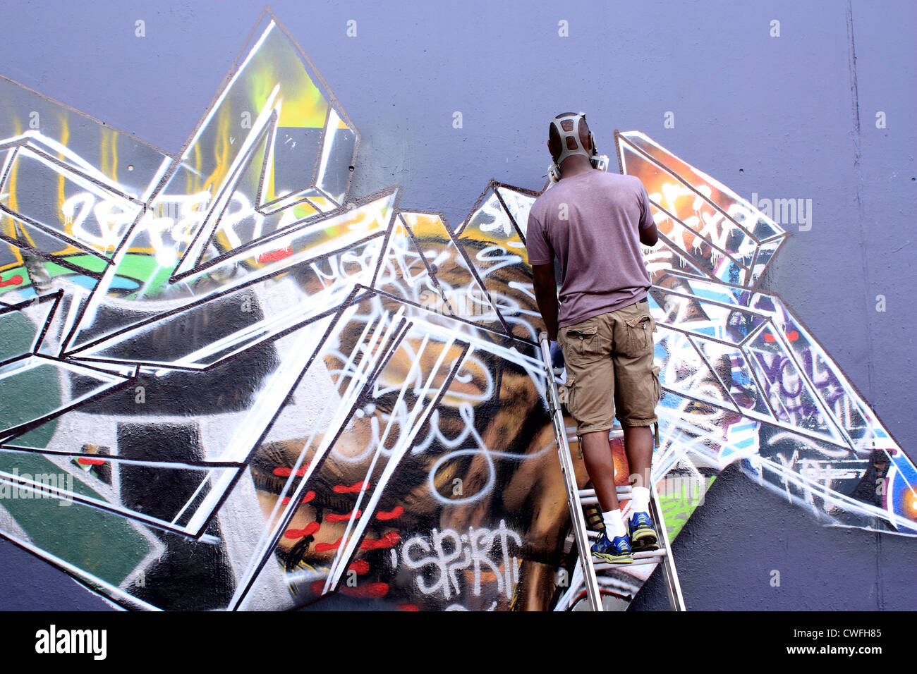 Graffiti-Künstler erstellen ein neues Fresko Stockfoto