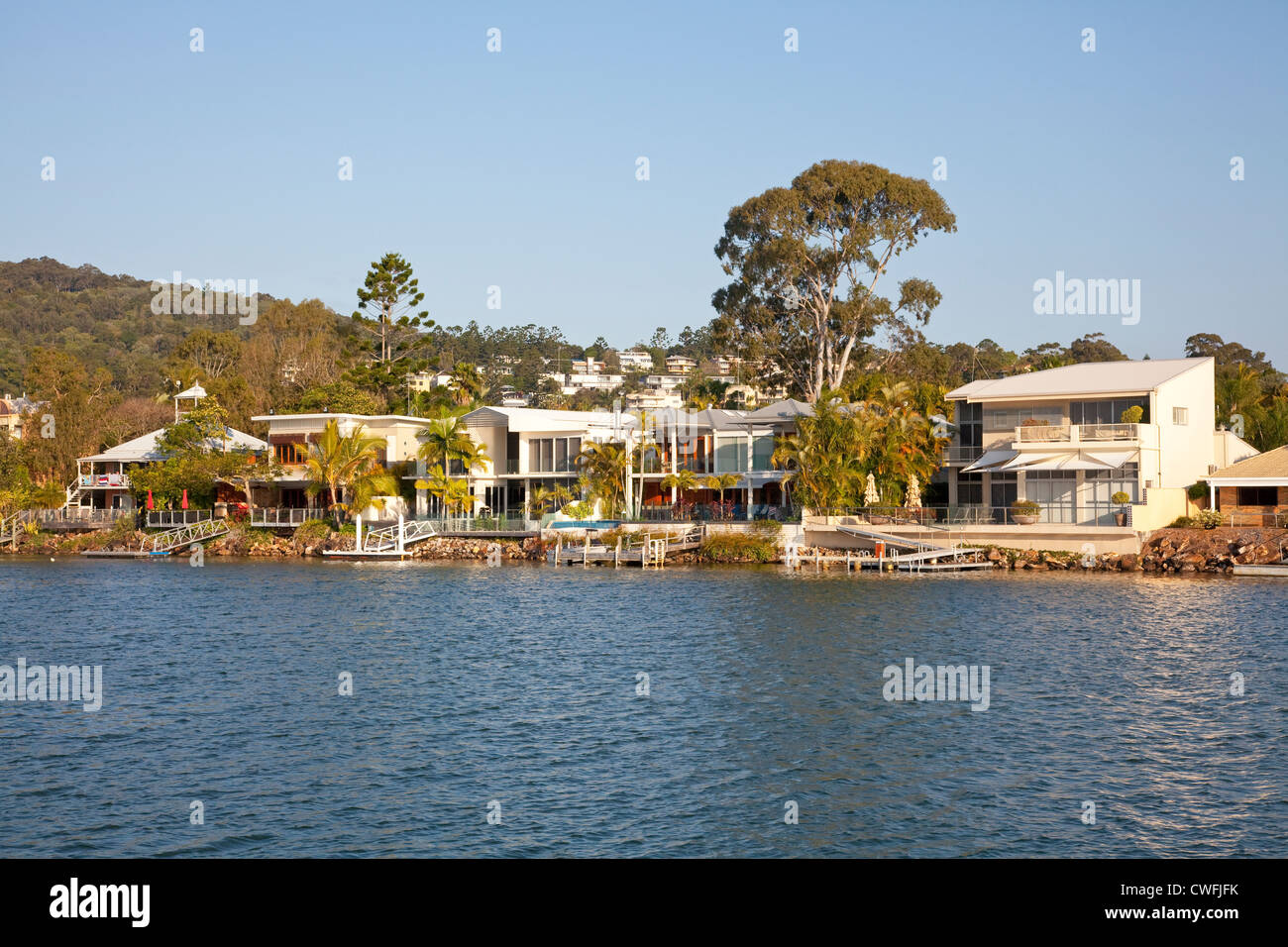 Waterfront Häuser, Noosa, Sunshine Coast, Queensland, Australien Stockfoto