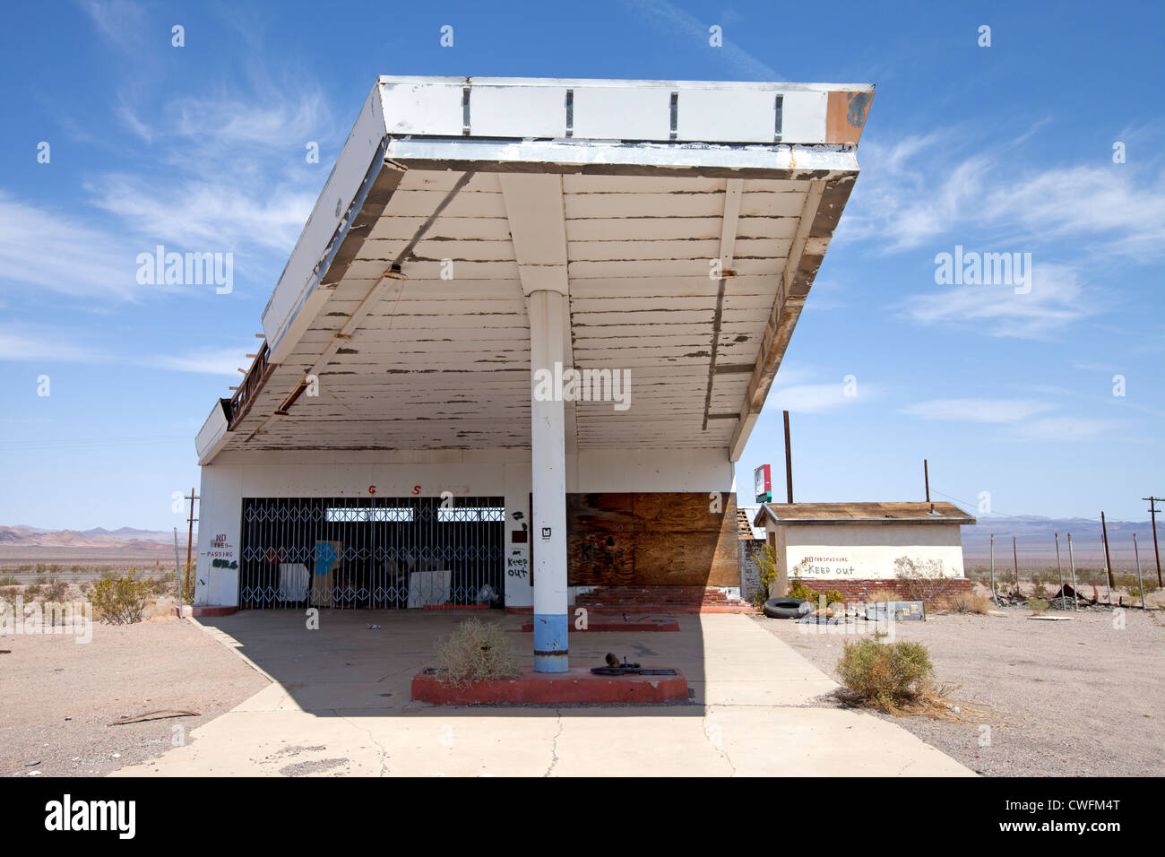 Verlassene Tankstelle entlang der Route 66 in Ludlow, Kalifornien Stockfoto