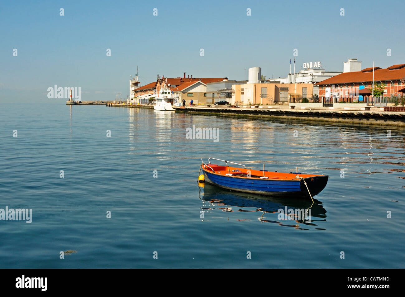 Europa, Griechenland, Thessaloniki, kleines Boot im Hafen Stockfoto