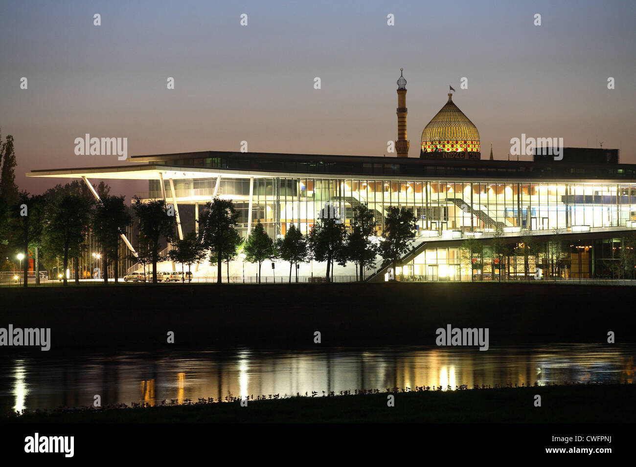 Congress Center in Dresden an der Elbe Stockfoto