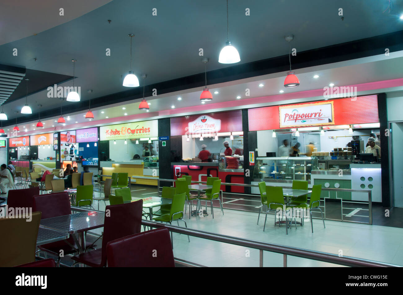 Food-Court in einem Einkaufszentrum in Cochin Stockfoto