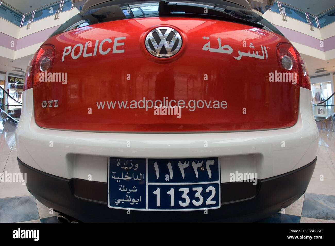 Abu Dhabi, Rueckansicht ein Polizeiauto Stockfoto