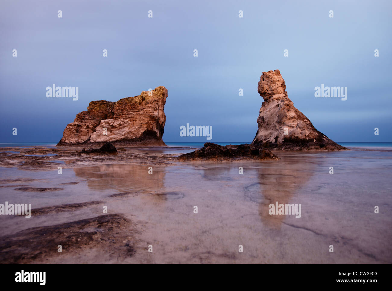 Kleopatras Strand berühmten Felsen in der Nähe von Marsa Matruh, Ägypten, Nacht-Exposition Stockfoto