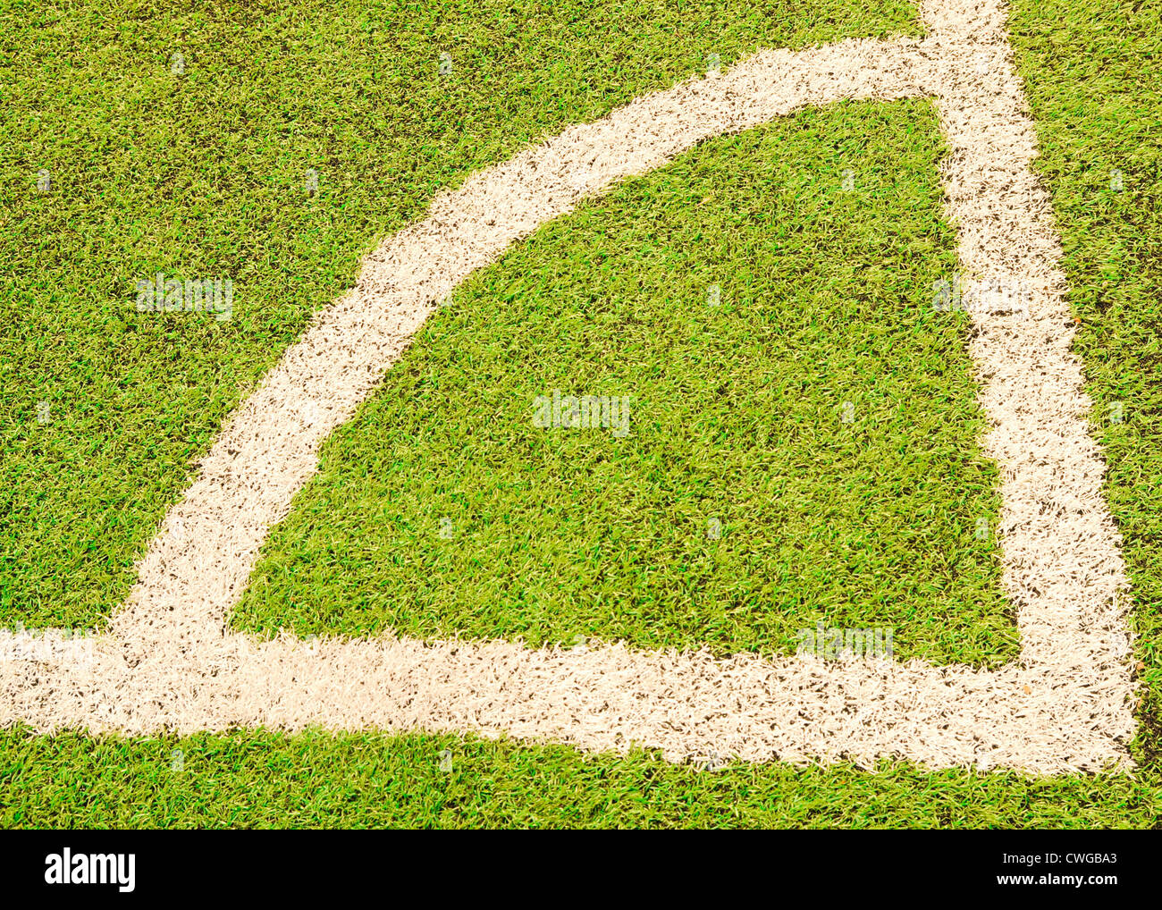 Grün und weißen Linien in der Ecke des Fußballs Stockfoto