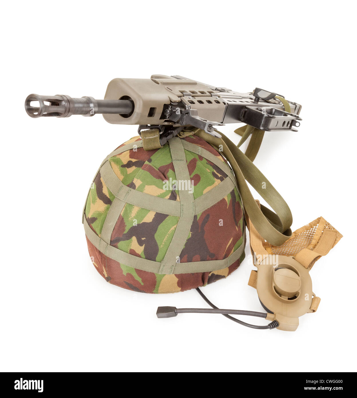 Machine Gun und andere Geräte auf weißem Hintergrund Stockfoto