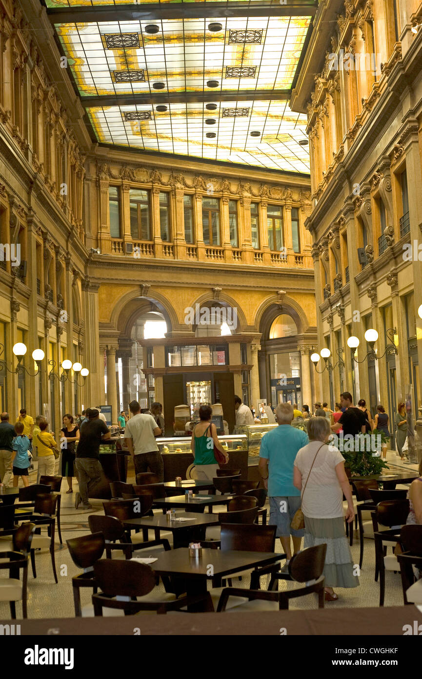 Rom, Italien - Galleria Alberto Sordi Stockfoto