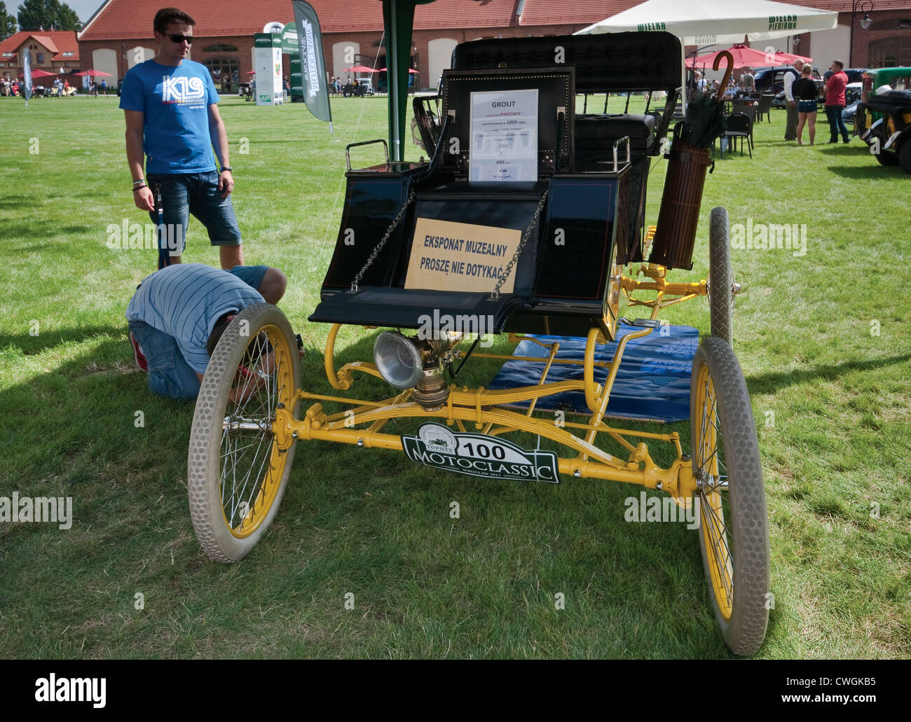 1899 Bewurf Dampf New Home, Dampfantrieb Automobil bei Motoclassic Auto-Show in Topacz Castle in Kobierzyce in der Nähe von Wroclaw/Breslau, Polen Stockfoto