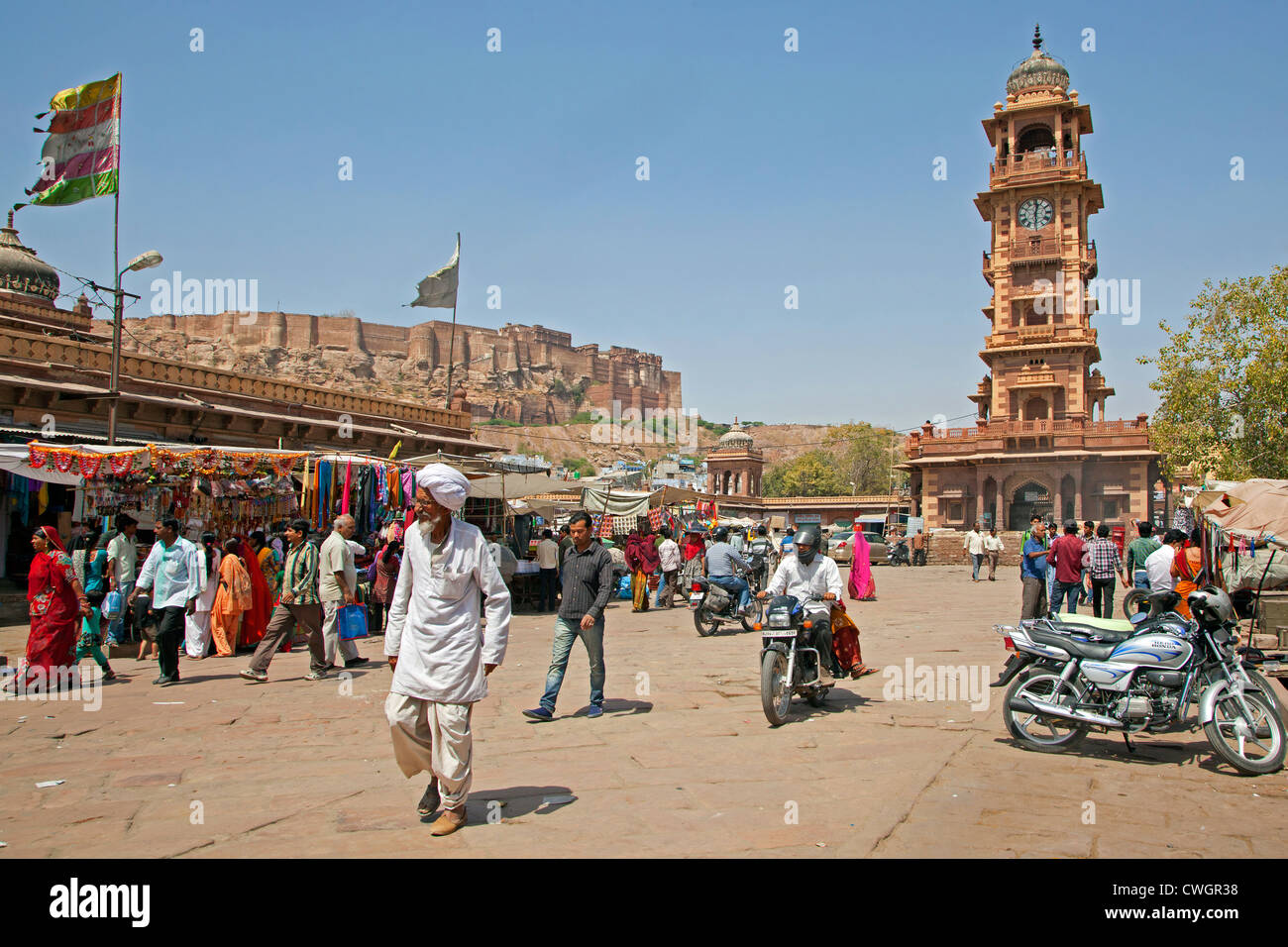 Markt und Mehrangarh Fort in Jodhpur, Rajasthan, Indien Stockfoto