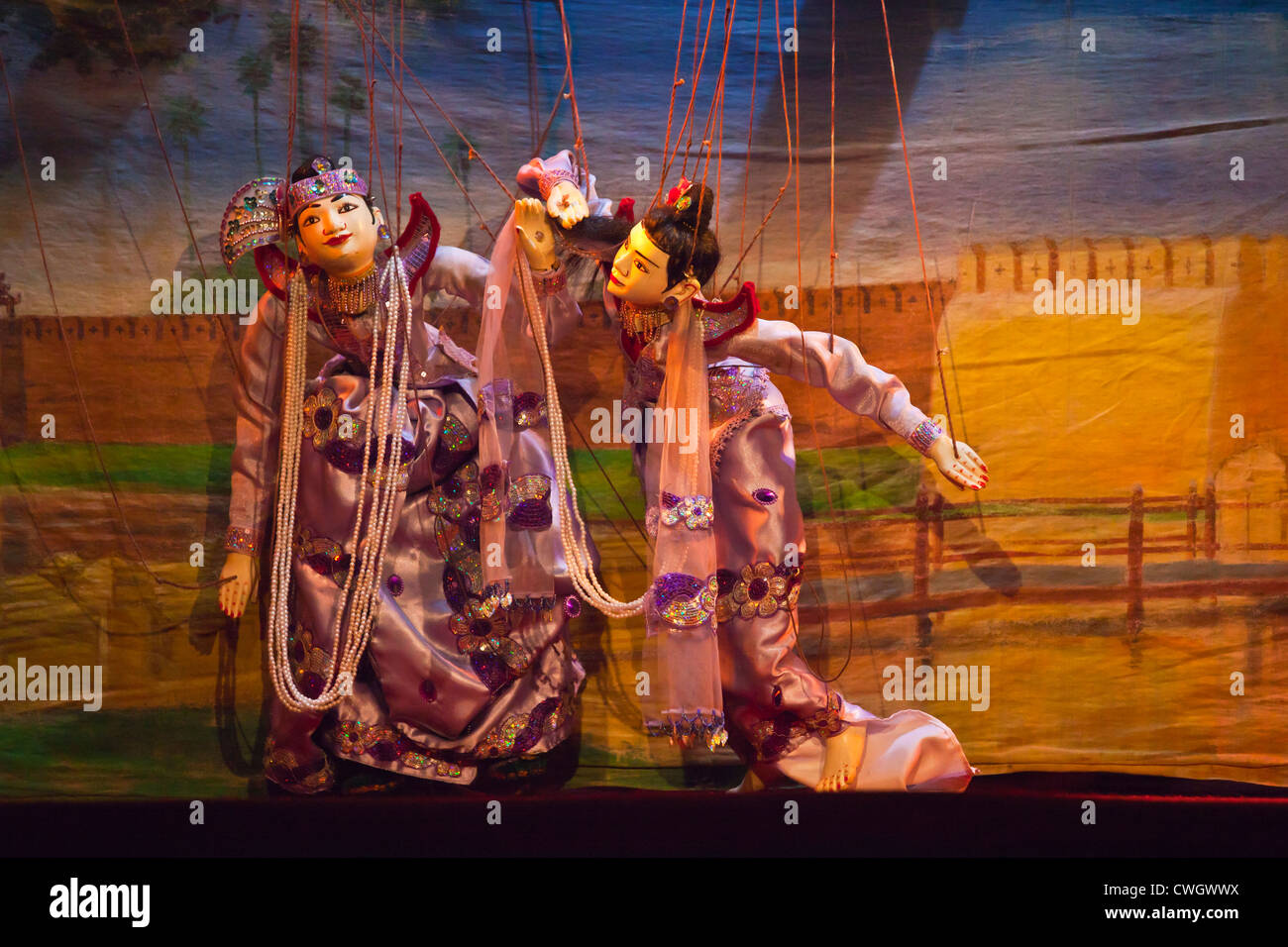 PUPPENSPIEL ist eine uralte Kunst, die das MANDALAY-Marionetten-THEATER lebendig - zu halten, MANDALAY, MYANMAR Stockfoto