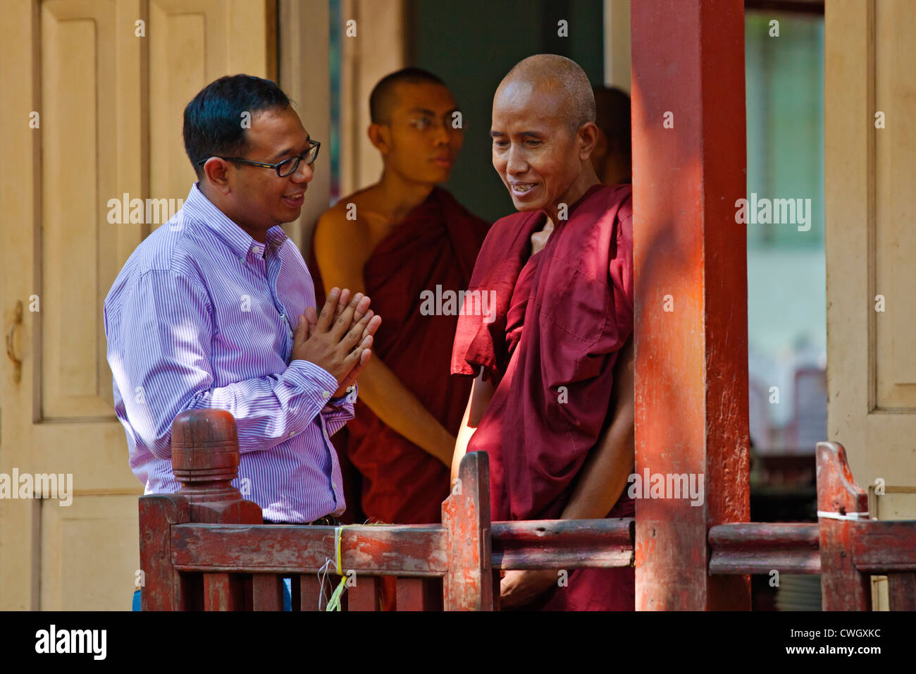Kopf buddhistischer Mönch im Kloster MAHAGANDAYON - MANDALAY, MYANMAR Stockfoto