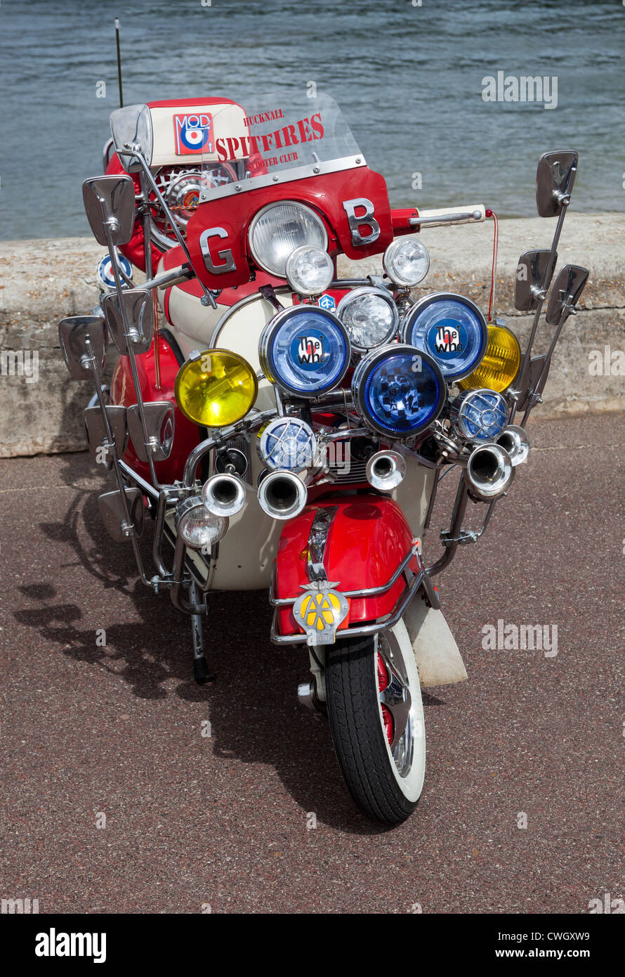 Kundenspezifische klassische Vespa-Roller Stockfoto