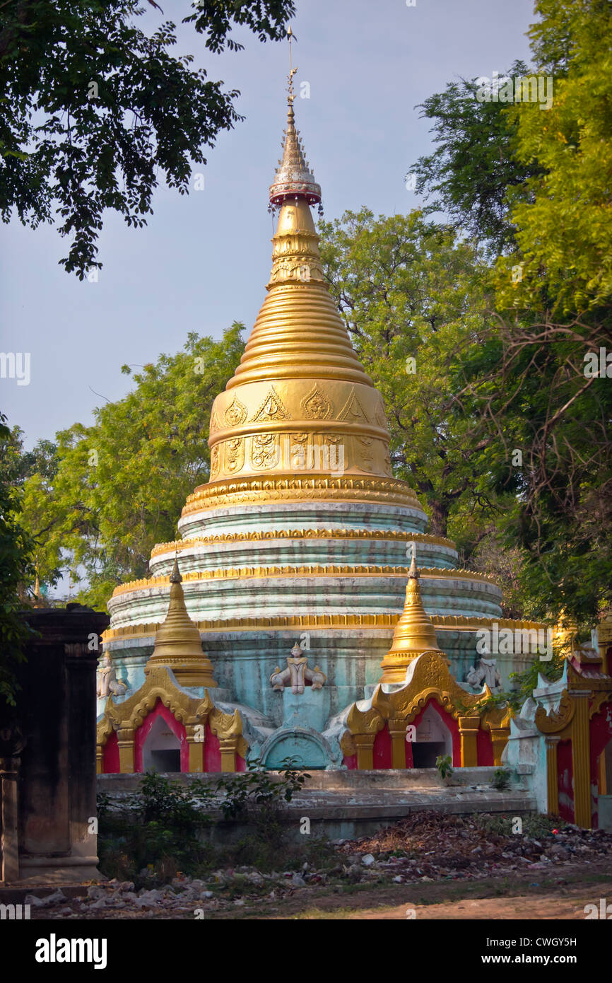 Ein STUPA oder buddhistischen Reliquie Inhaber - AMARAPURA, MYANMAR Stockfoto