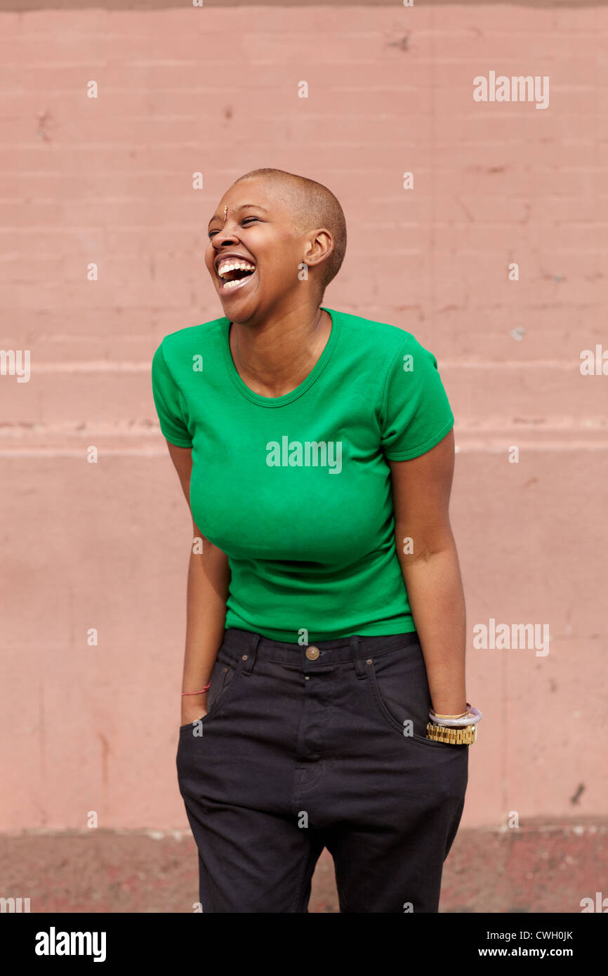 Schwarze Frau lachen Stockfoto