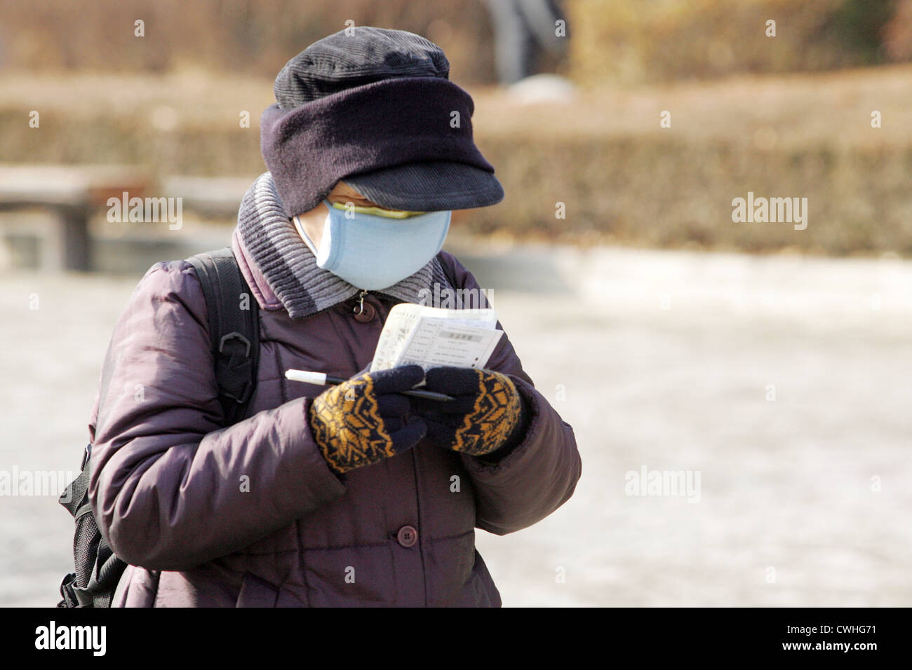 Seoul, koreanische Frauen tragen Mundschutz Stockfoto