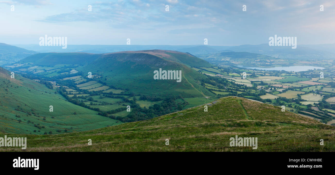 Mynydd Llangorse und Llangorse See von Mynydd Troed. Brecon Beacons National Park. Powys. Wales. VEREINIGTES KÖNIGREICH. Stockfoto