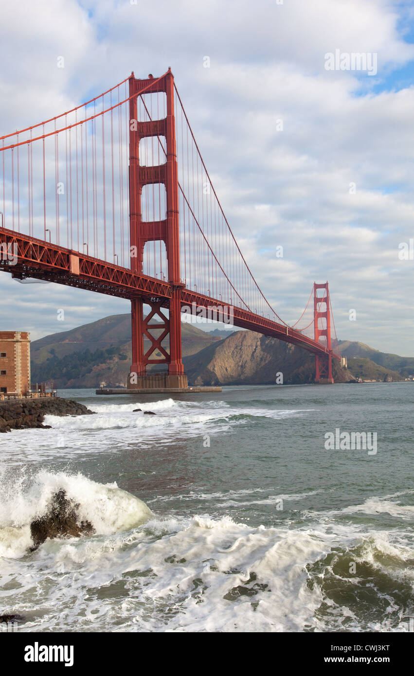 Die berühmte Golden Gate Bridge in San Francisco Kalifornien aus dem Osten Stockfoto
