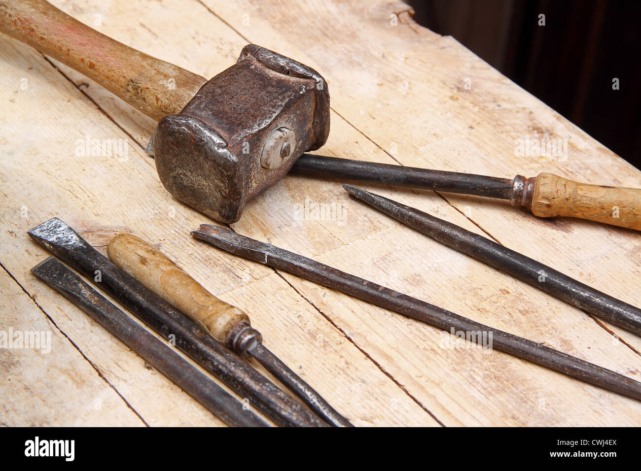 Satz von Hammer und Meißel für die Holzbearbeitung Stockfoto