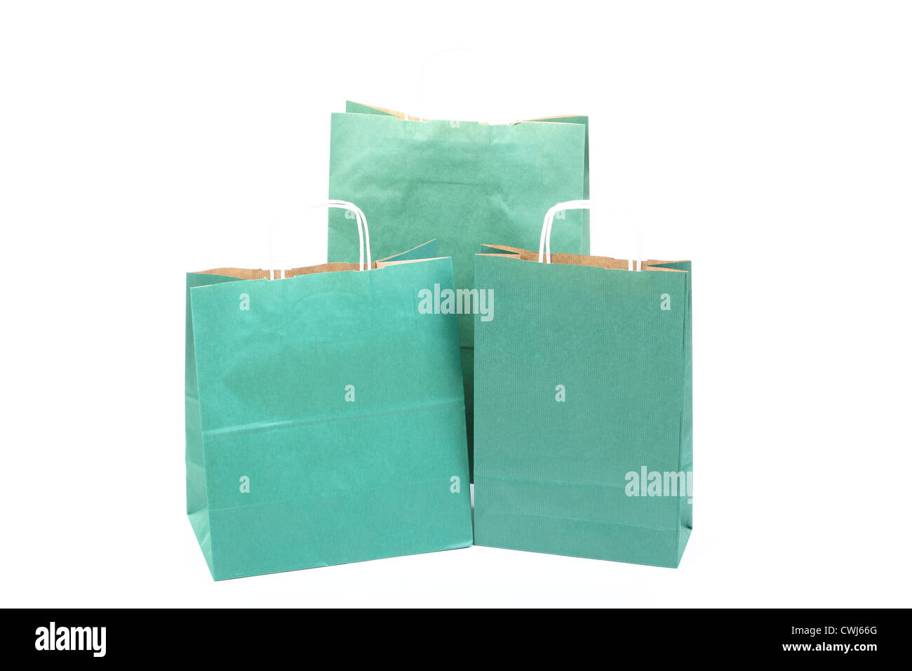 Grünes Geschenk Einkaufstaschen isoliert auf weißem Hintergrund Stockfoto