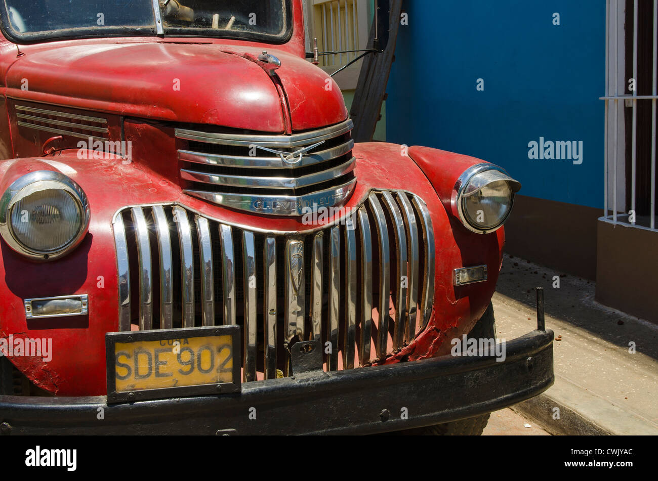 Antikes Ende der 1940er Jahre Chevy truck Trinidad, Kuba, UNESCO-Weltkulturerbe. Stockfoto