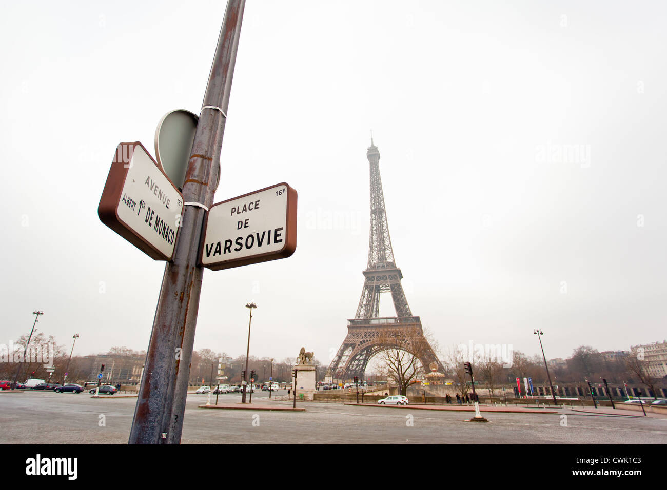 Eiffelturm und Place de Varsovie, Paris, Frankreich, Europa Stockfoto