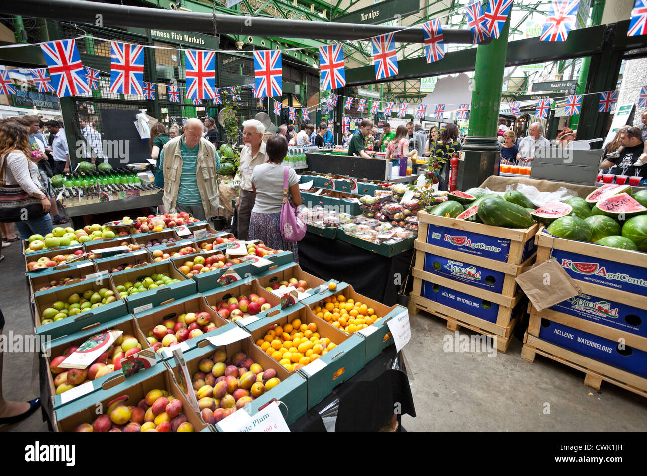 Organische Obststand, Borough Market, London, England, UK. Stockfoto