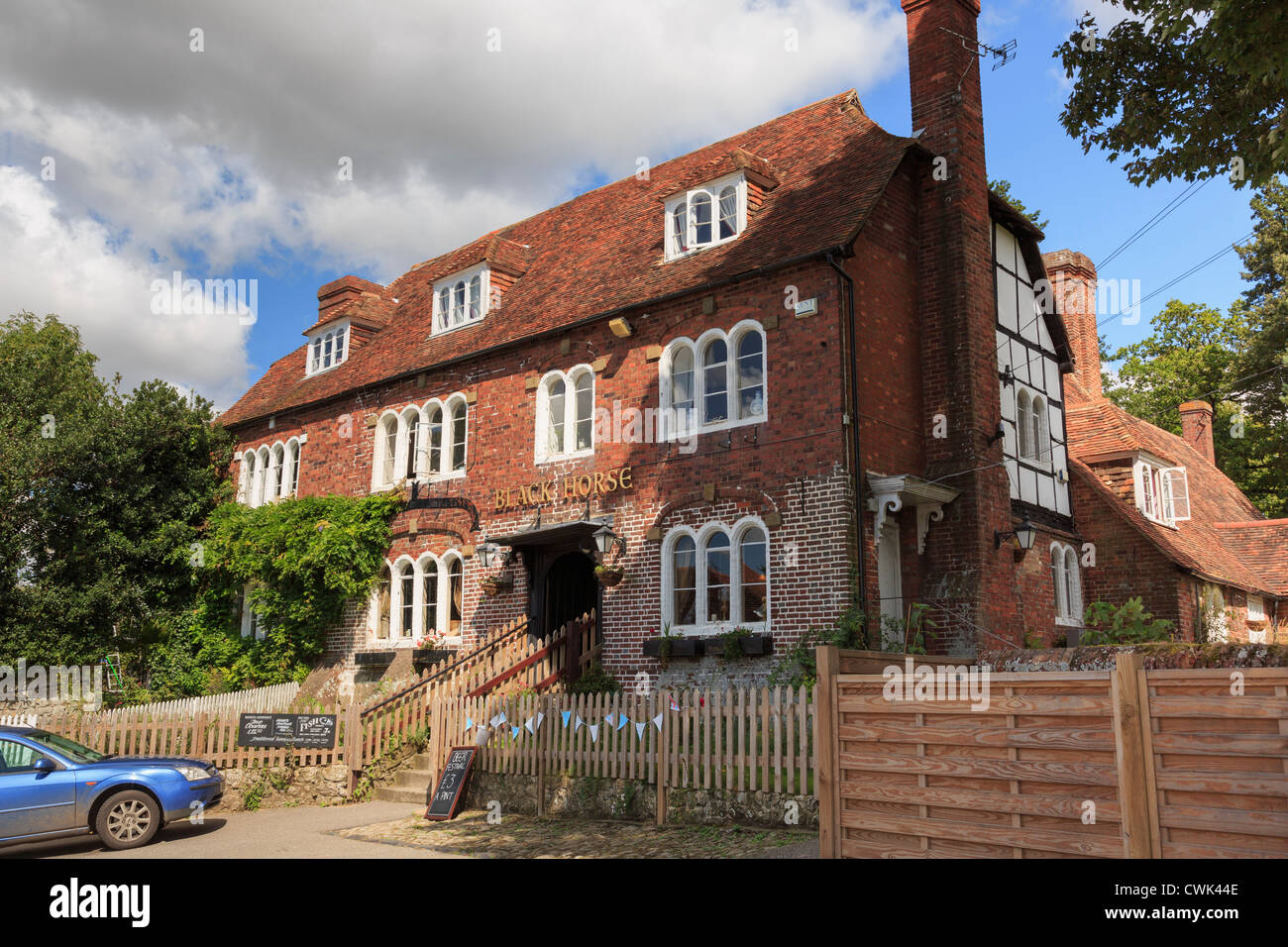 15. Jahrhundert heimgesucht Black Horse Pub den Ruf, viele Geister in den meisten englischen Dorf von Pluckley, Kent, England, UK, Großbritannien Stockfoto