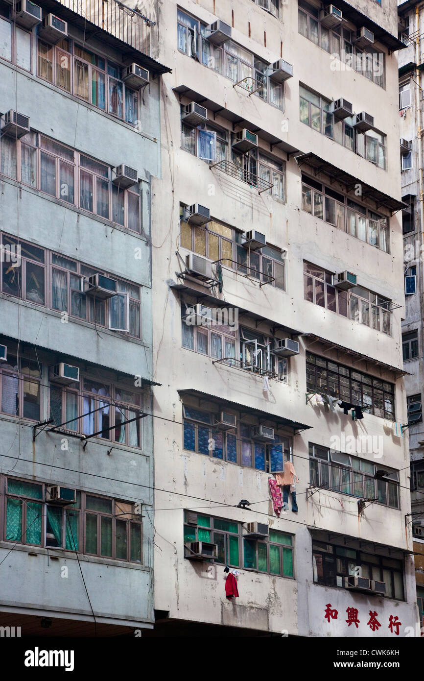 Asien, China, Hongkong. Post-Krieg Mehrfamilienhäuser auf Hong Kong Island. Stockfoto