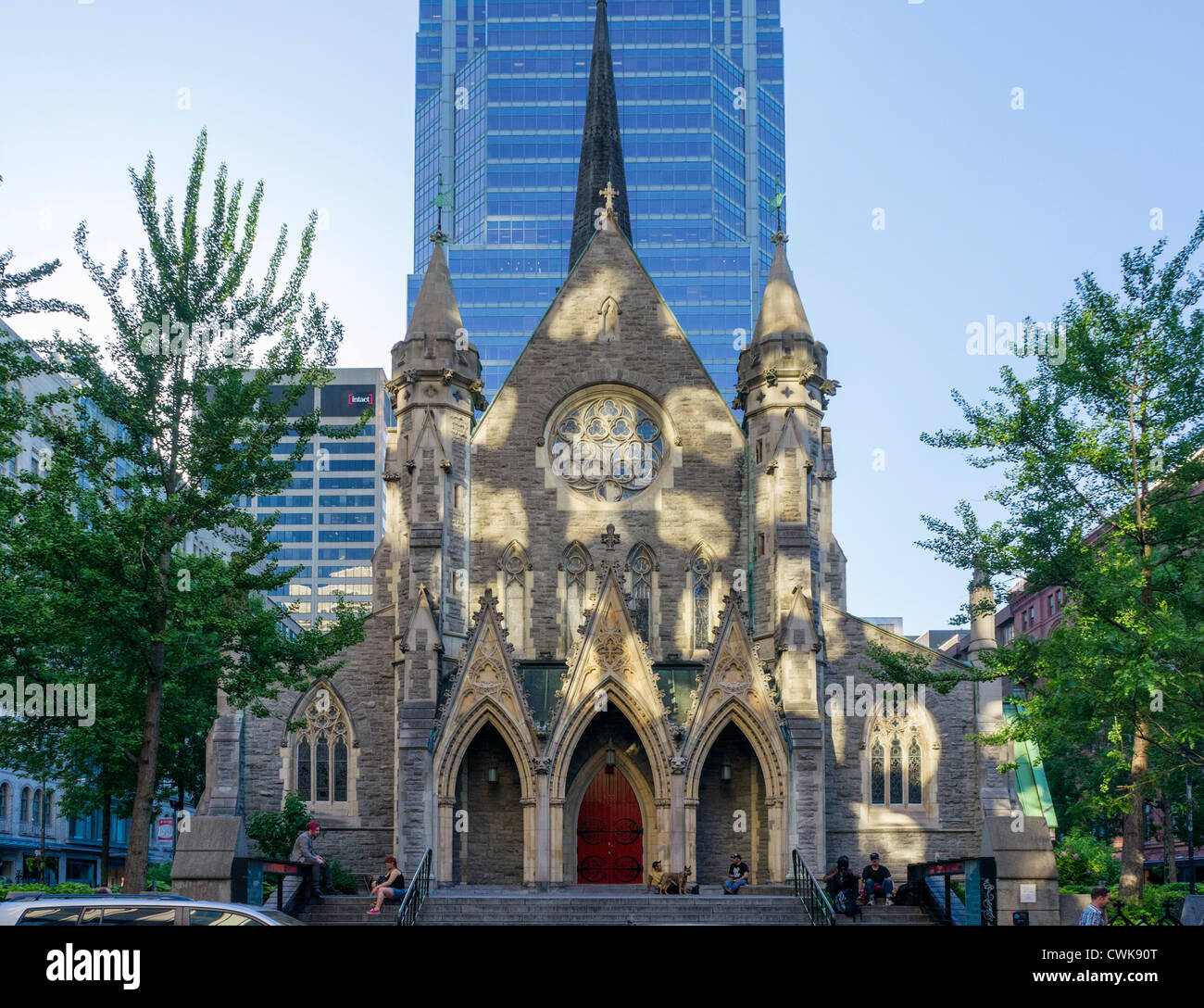 Die Fassade des Christ Kirche-Kathedrale von Saint Catherine Street West, Montreal, Quebec, Kanada Stockfoto