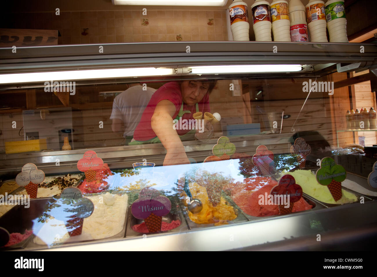 Arbeiter Eistüten in einem Bürgersteig Stil laden.  Spala Zentralpolen Stockfoto