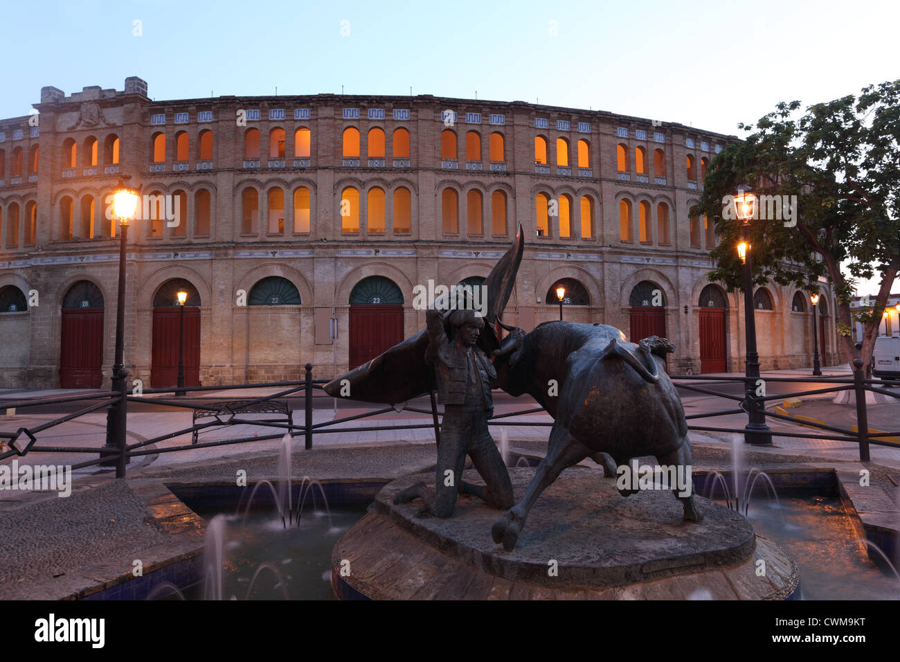 Statue eines Toreros vor der Stierkampfarena in El Puerto de Santa Maria, Andalusien Spanien Stockfoto