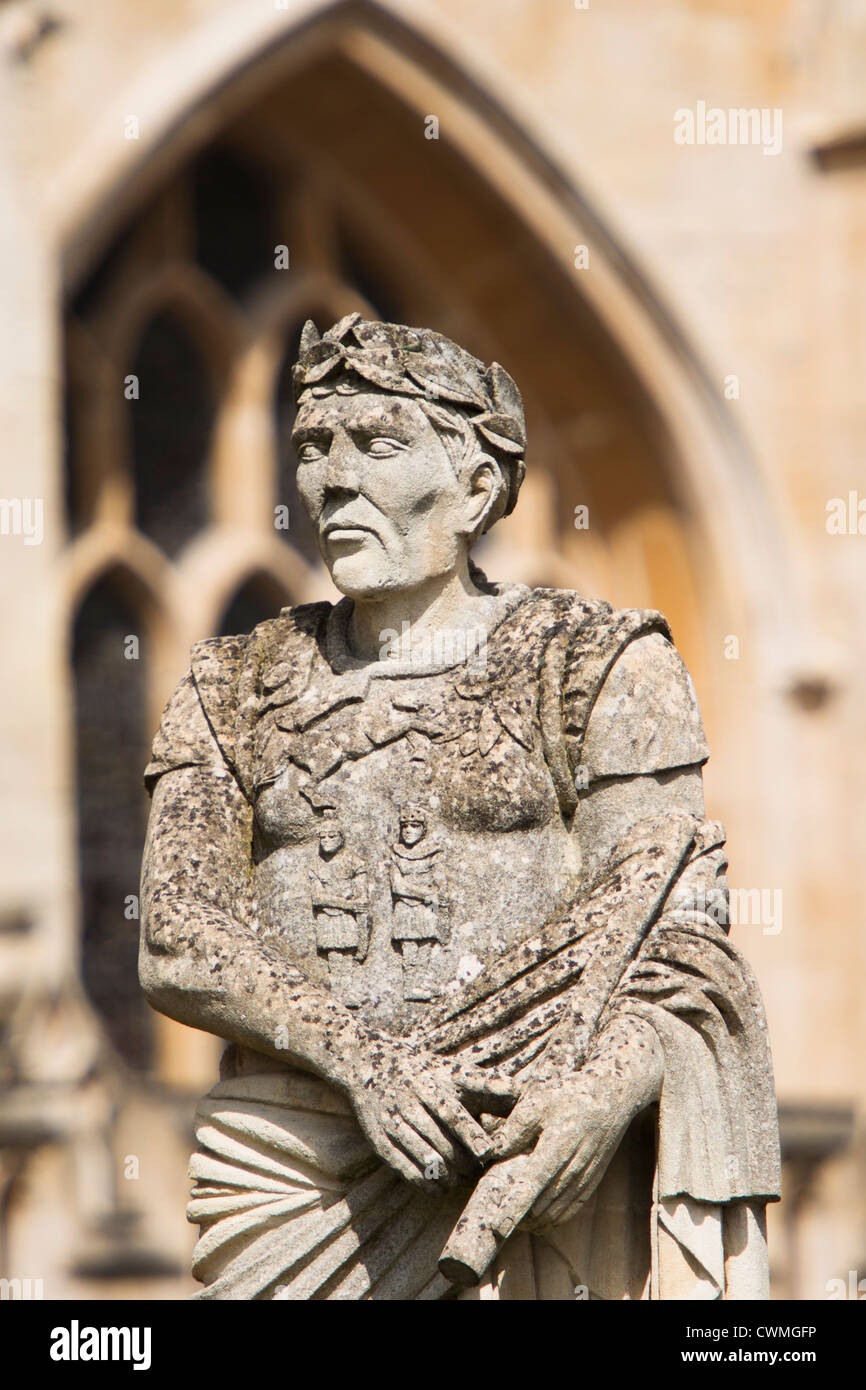 England, Somerset, Bad, Statue von Julius Caesar im römischen Bäder Stockfoto