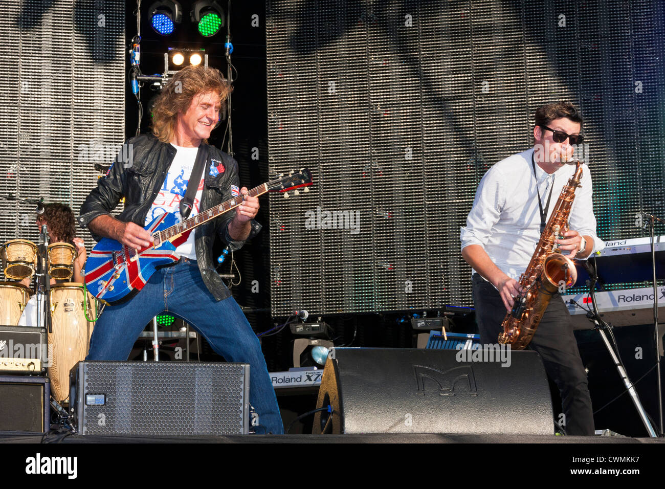 Sänger John Parr auf der Bühne bei den Rücklauf Festival Henley on