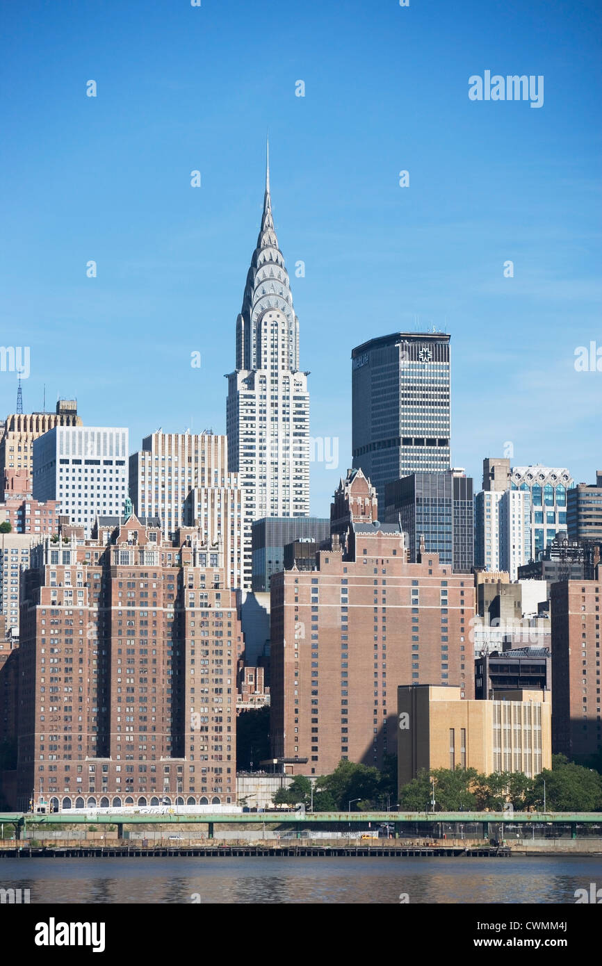 USA, New York City Skyline gegen blauen Himmel Stockfoto
