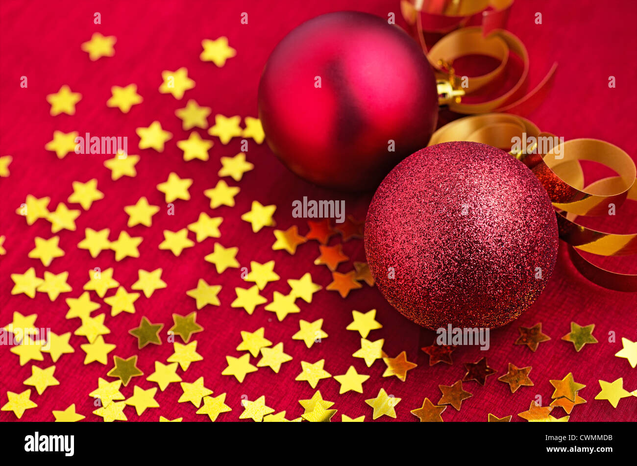 Weihnachts-Dekoration mit Weihnachtsschmuck Stockfoto