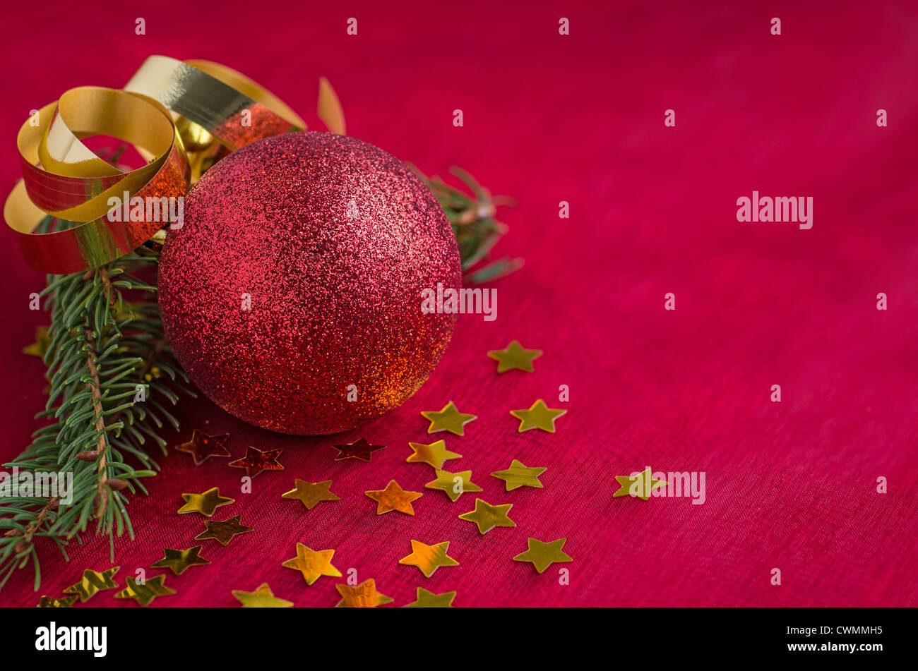 Weihnachts-Dekoration mit Weihnachtsschmuck Stockfoto