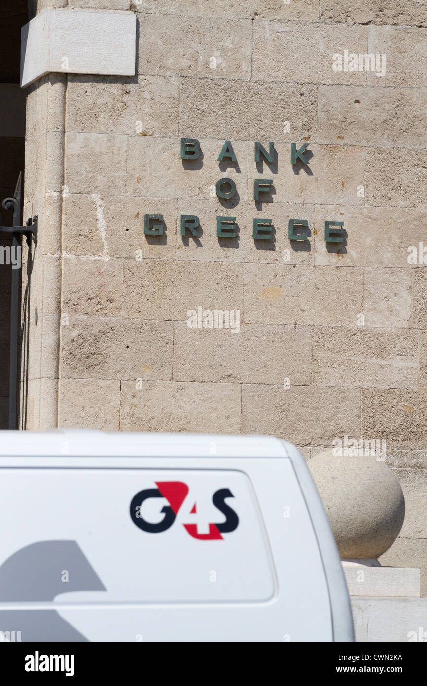 Die Bank von Griechenland und ein G4S van sammeln Geld von der Bank, Aegean, mediterran Stockfoto