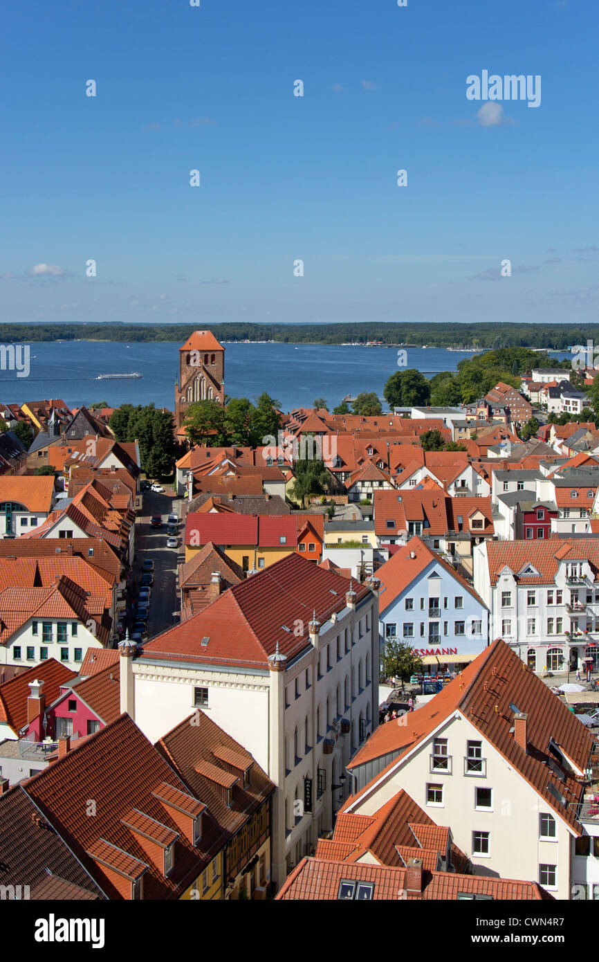 Blick vom Turm der Kirche von Maria, Waren, Mecklenburgische Seenplatte, Mecklenburg-West Pomerania, Deutschland Stockfoto