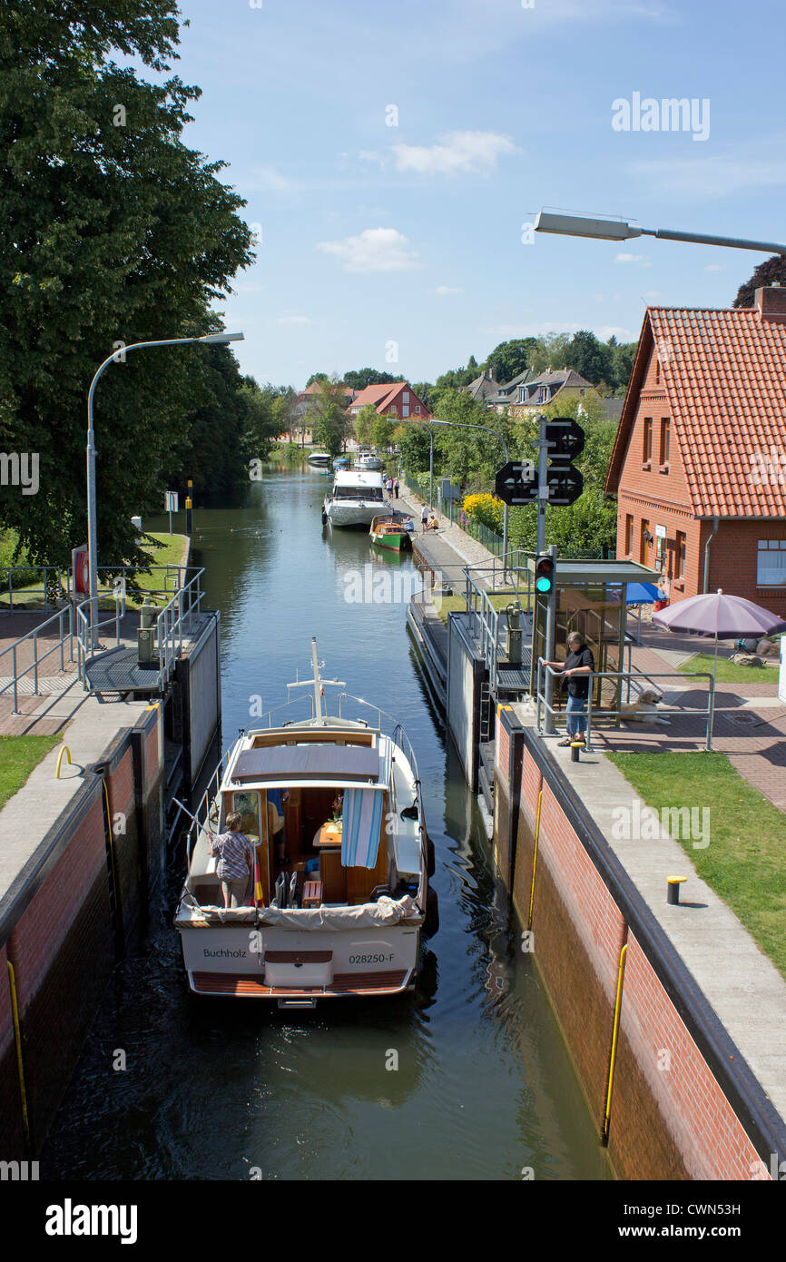 Kanalschleuse, Plau, Mecklenburgische Seenplatte, Mecklenburg-West Pomerania, Deutschland Stockfoto