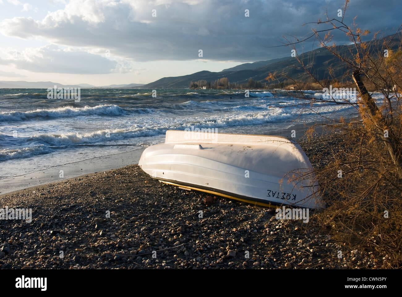 Boot am Strand (Halbinsel Pilion, Thessalien, Griechenland) Stockfoto