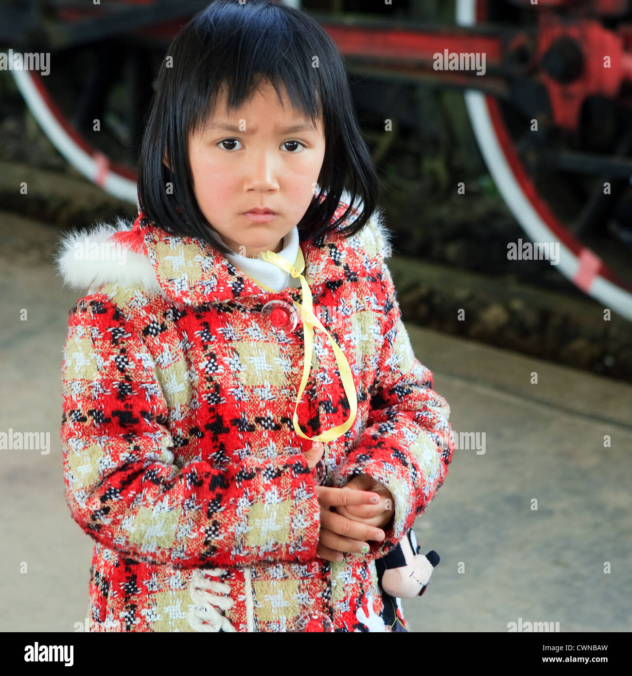 Vietnamese Mädchen, das weiße Kerl