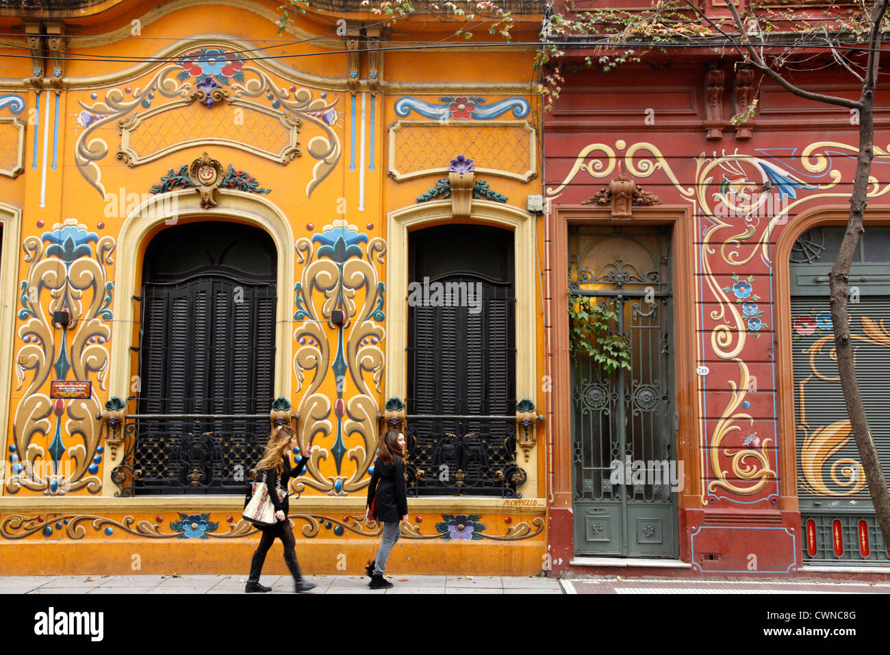 Paseo del Filete, Häuser Fassade im Stil der Filete in Abasto Nachbarschaft, Buenos Aires, Argentinien. Stockfoto